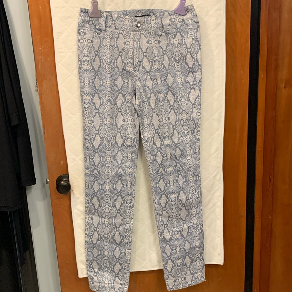 New snake skin print stretch pants size 6